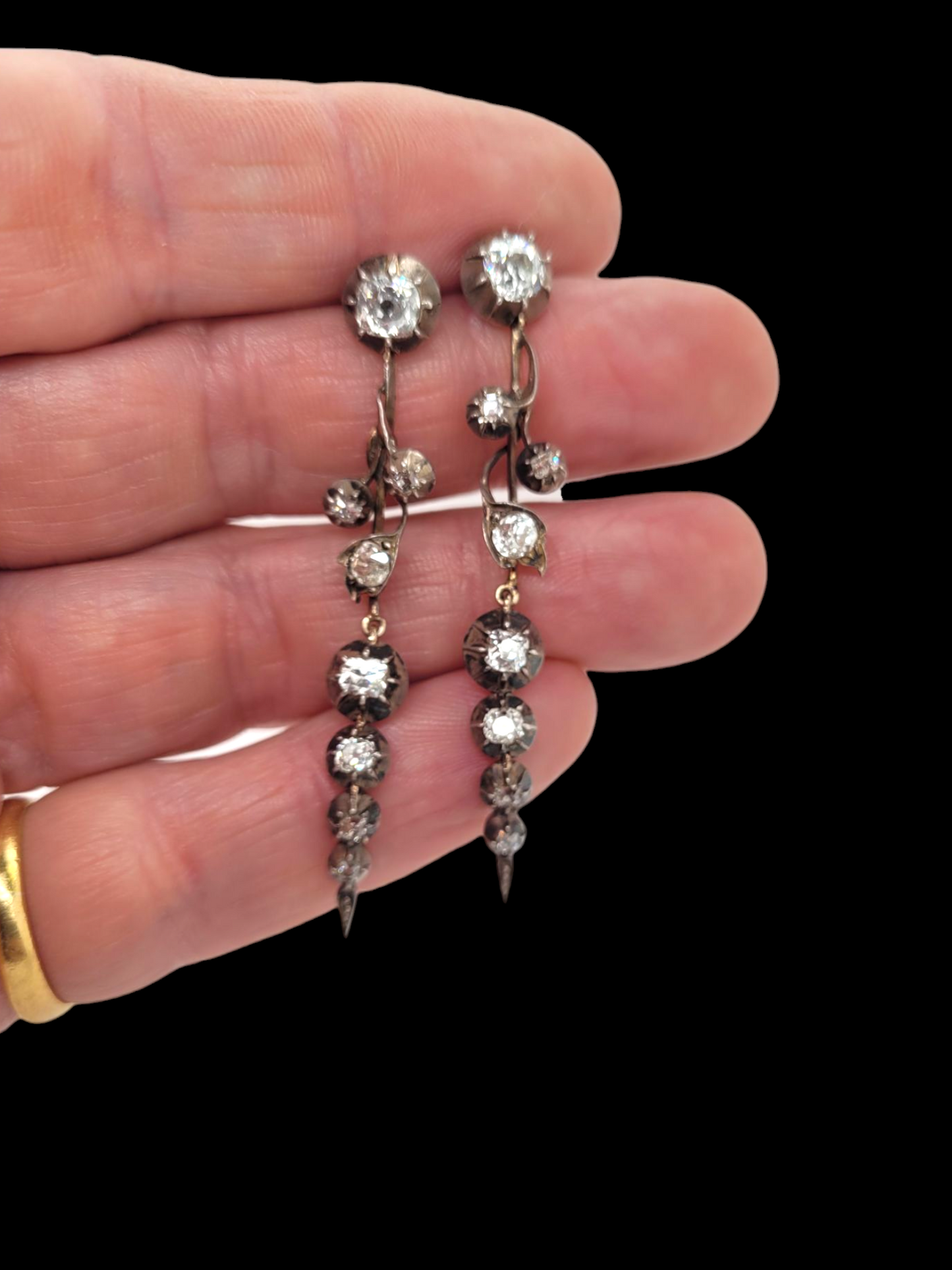 Antique old mine cut diamond drop earrings
SKU: 7955