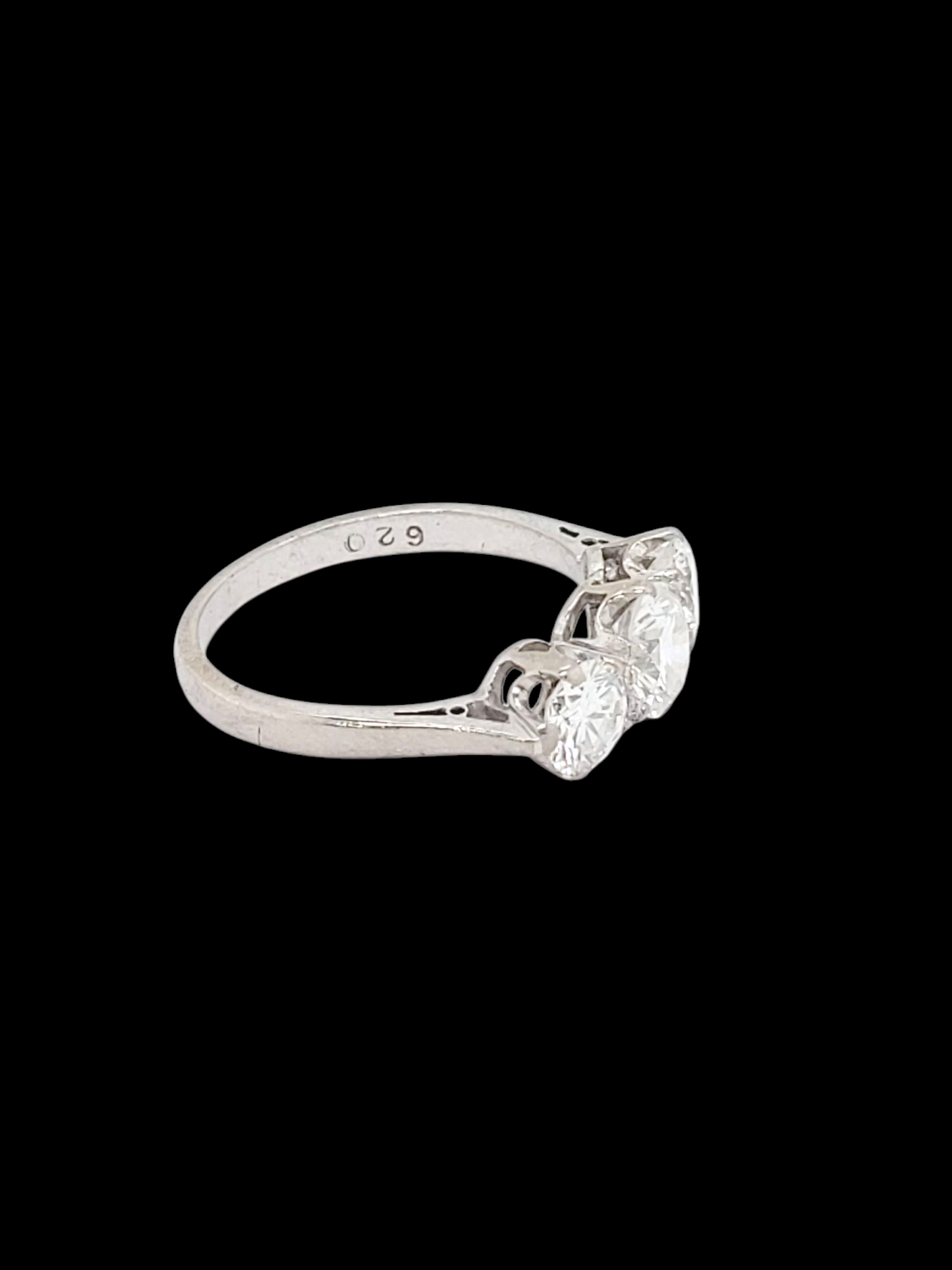Trilogy diamond engagement ring
SKU: 8033