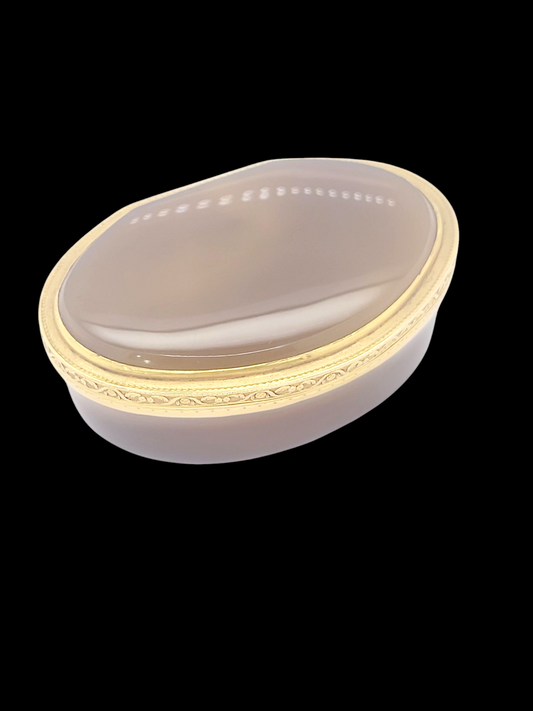 Georgian Agate cartouche gold mounted snuff box
SKU: 8006