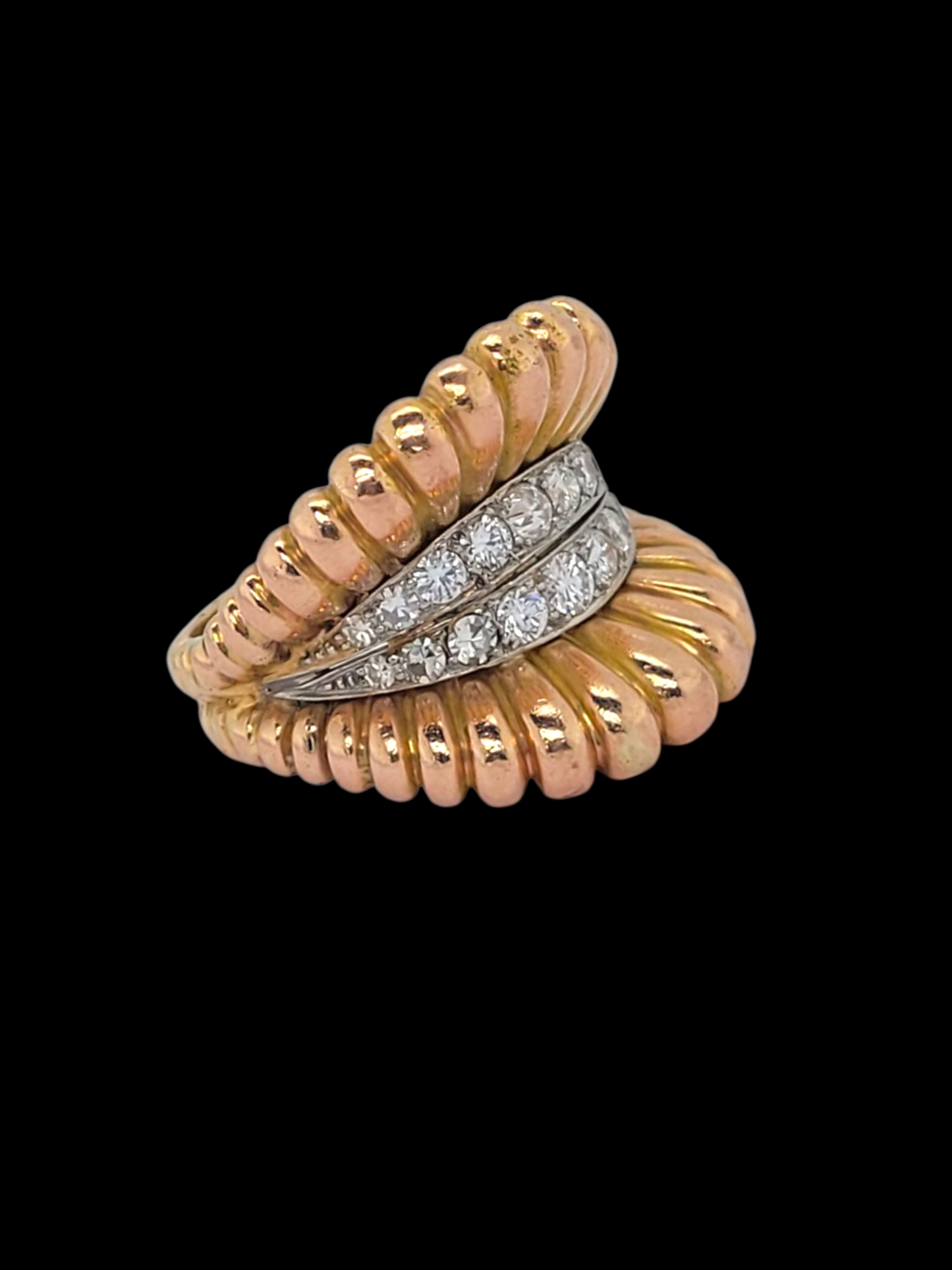 1940's cool design led gold and diamond dress ring
SKU: 8152
