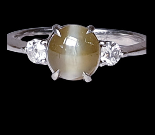 Cat's eye and diamond platinum ring
SKU: 4159