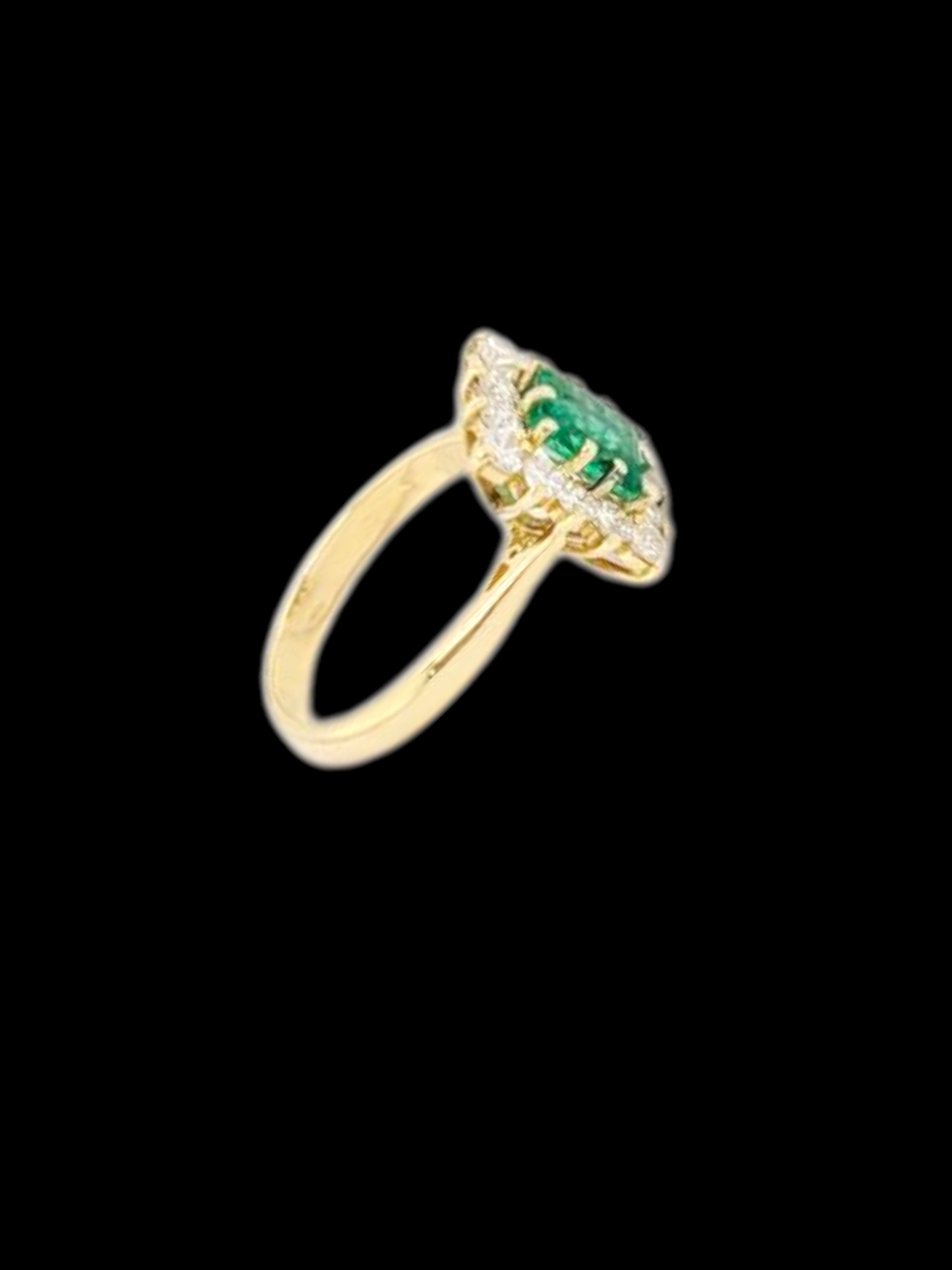 Emerald and diamond cluster engagement ring
SKU: 8139