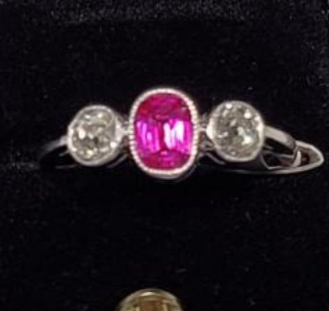 Hot pink oval sapphire and diamond ring
SKU: 5021