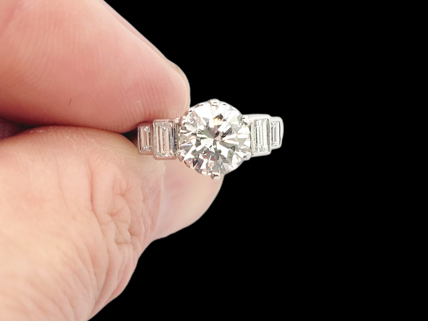 1.80ct natural diamond engagement ring
SKU: 8412