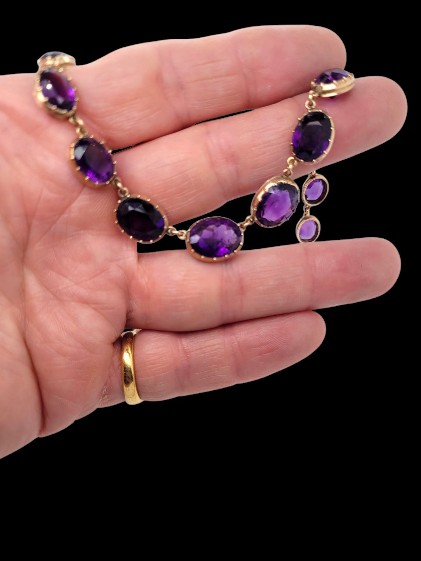 Antique intense amethyst riviere necklace
SKU: 8043
