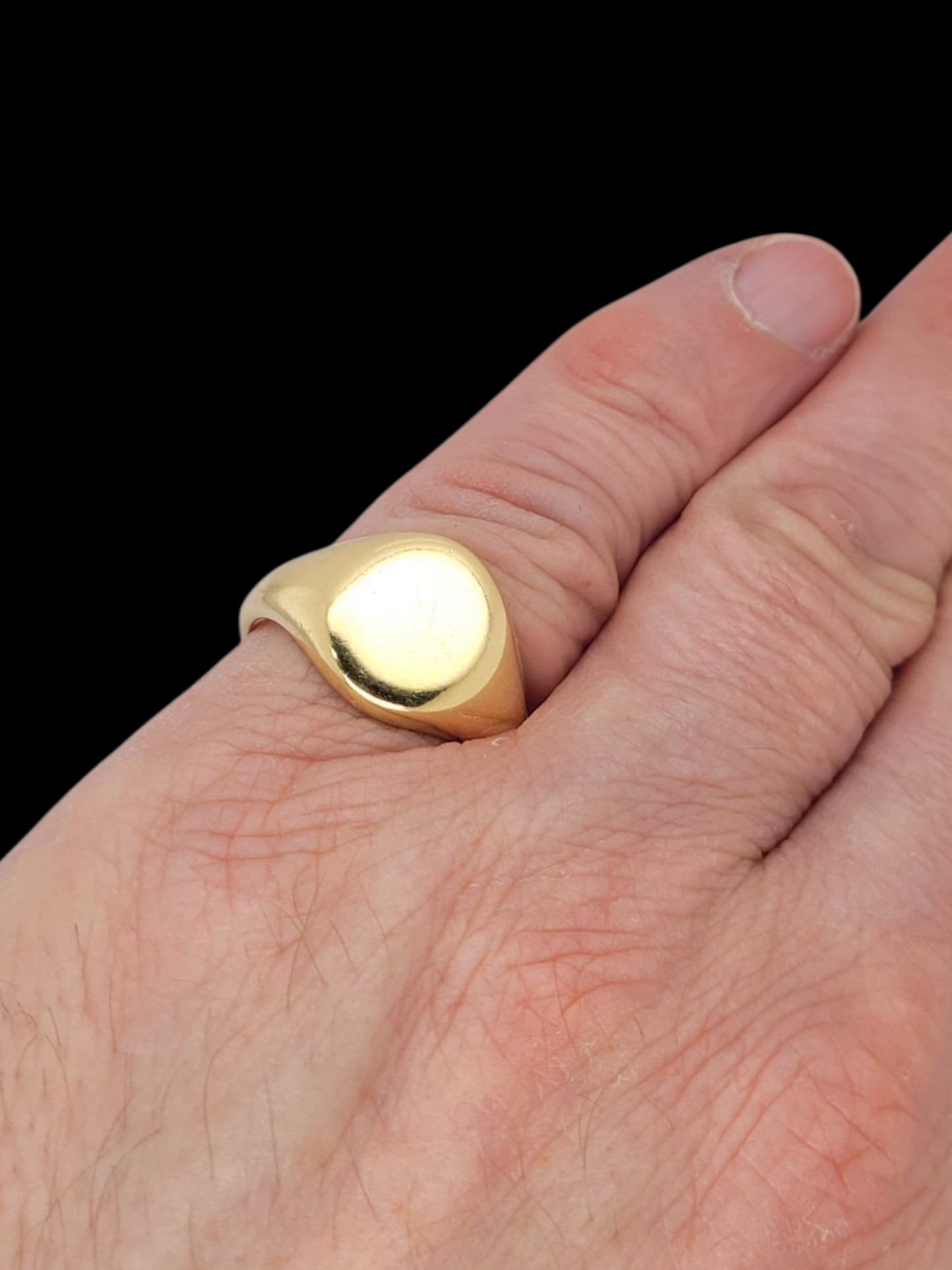 18ct gold oval signet ring
SKU: 8157