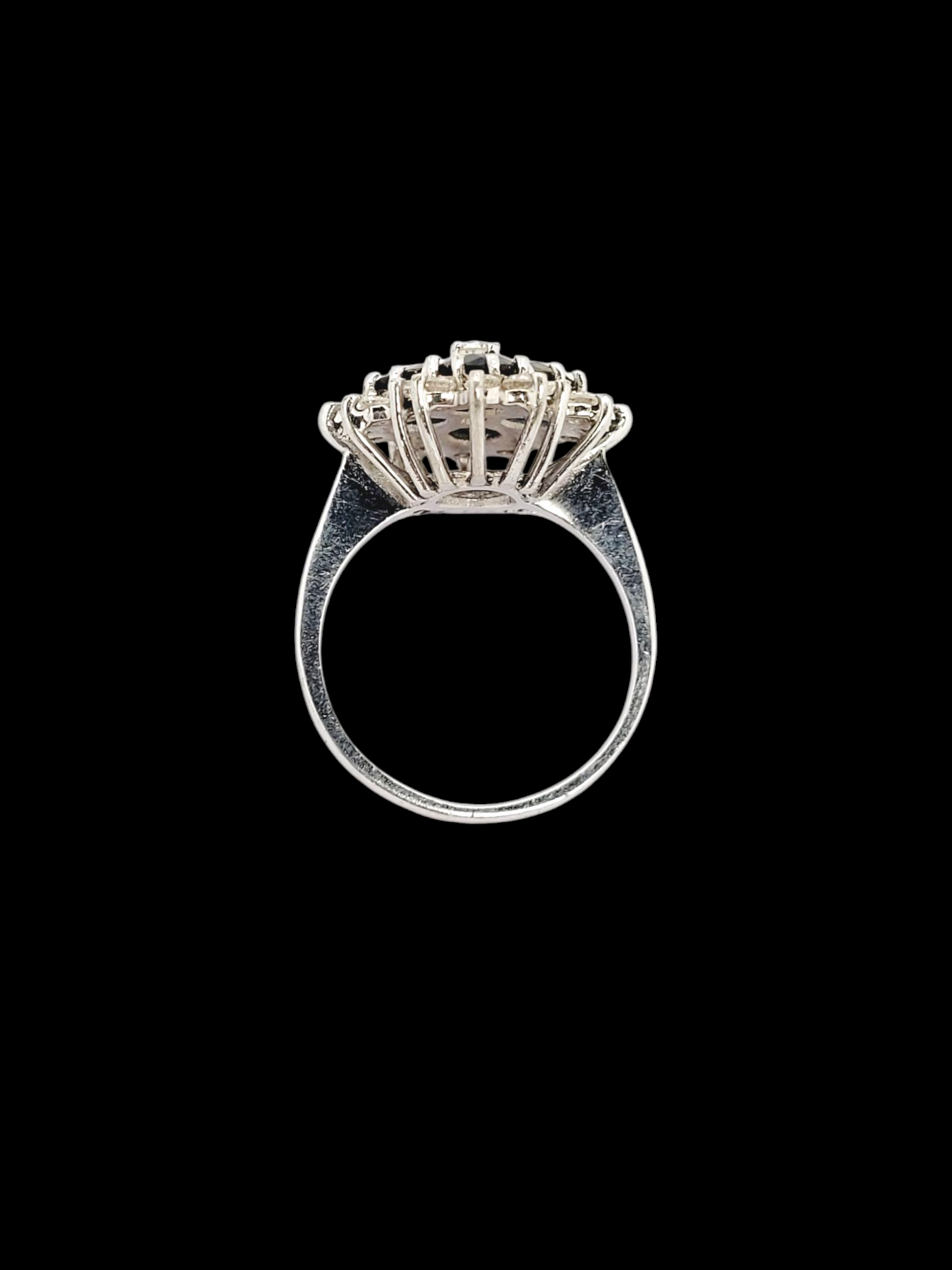 Sapphire and diamond vintage cluster ring
SKU: 7975