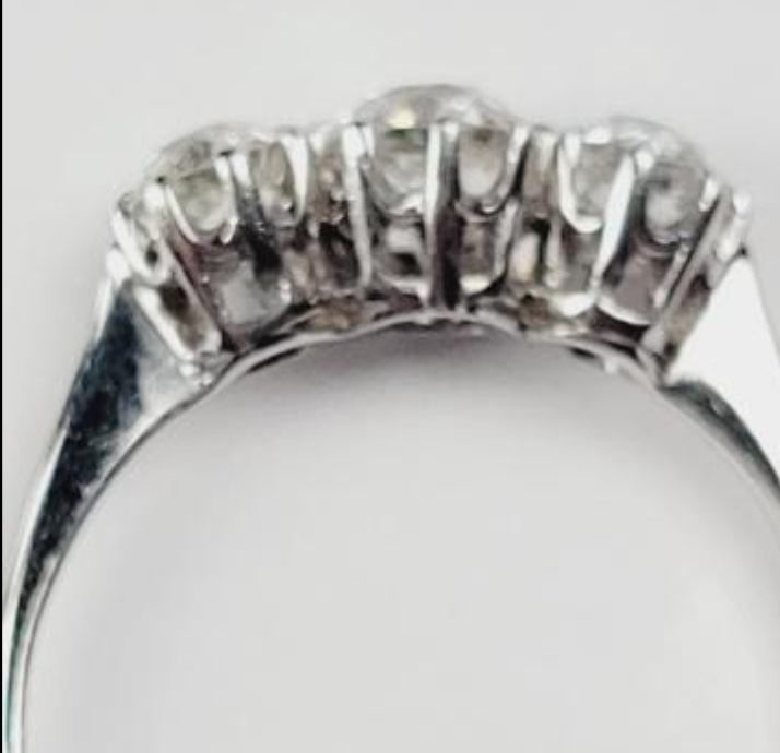 Antique trilogy diamond ring
SKU: 5478