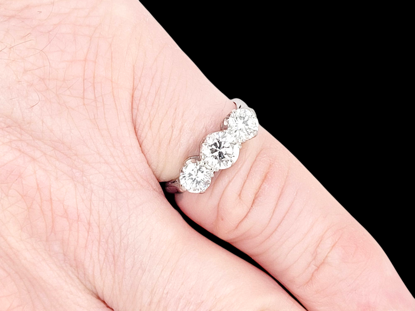 Trilogy diamond engagement ring
SKU: 8033