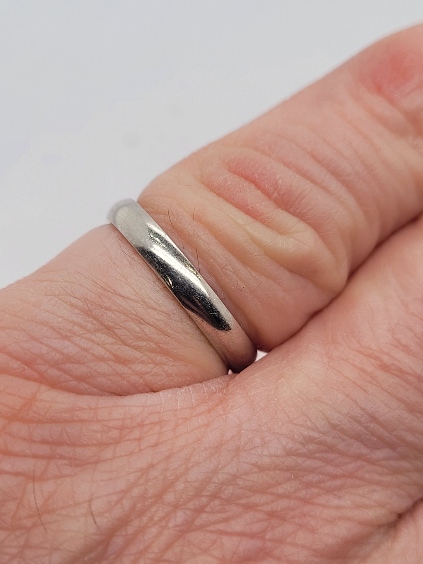 1920's platinum wedding band
sku 8538