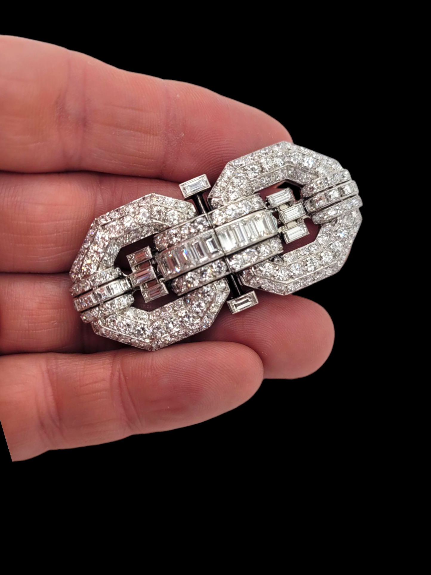 Quality art deco double clip brooch
SKU: 8020
