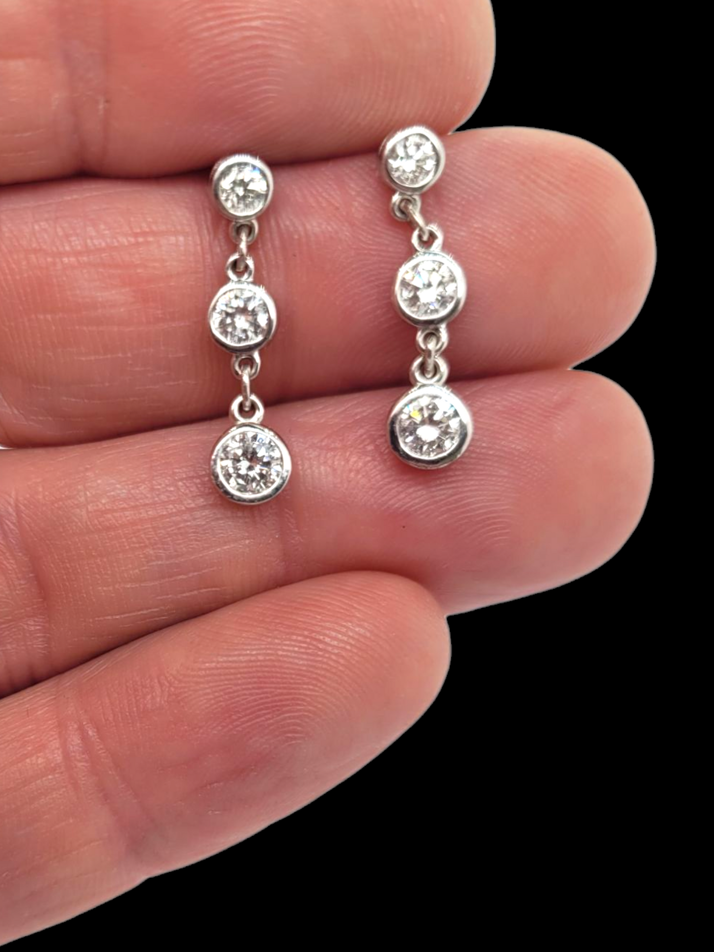 Diamond drop earrings
SKU: 8089