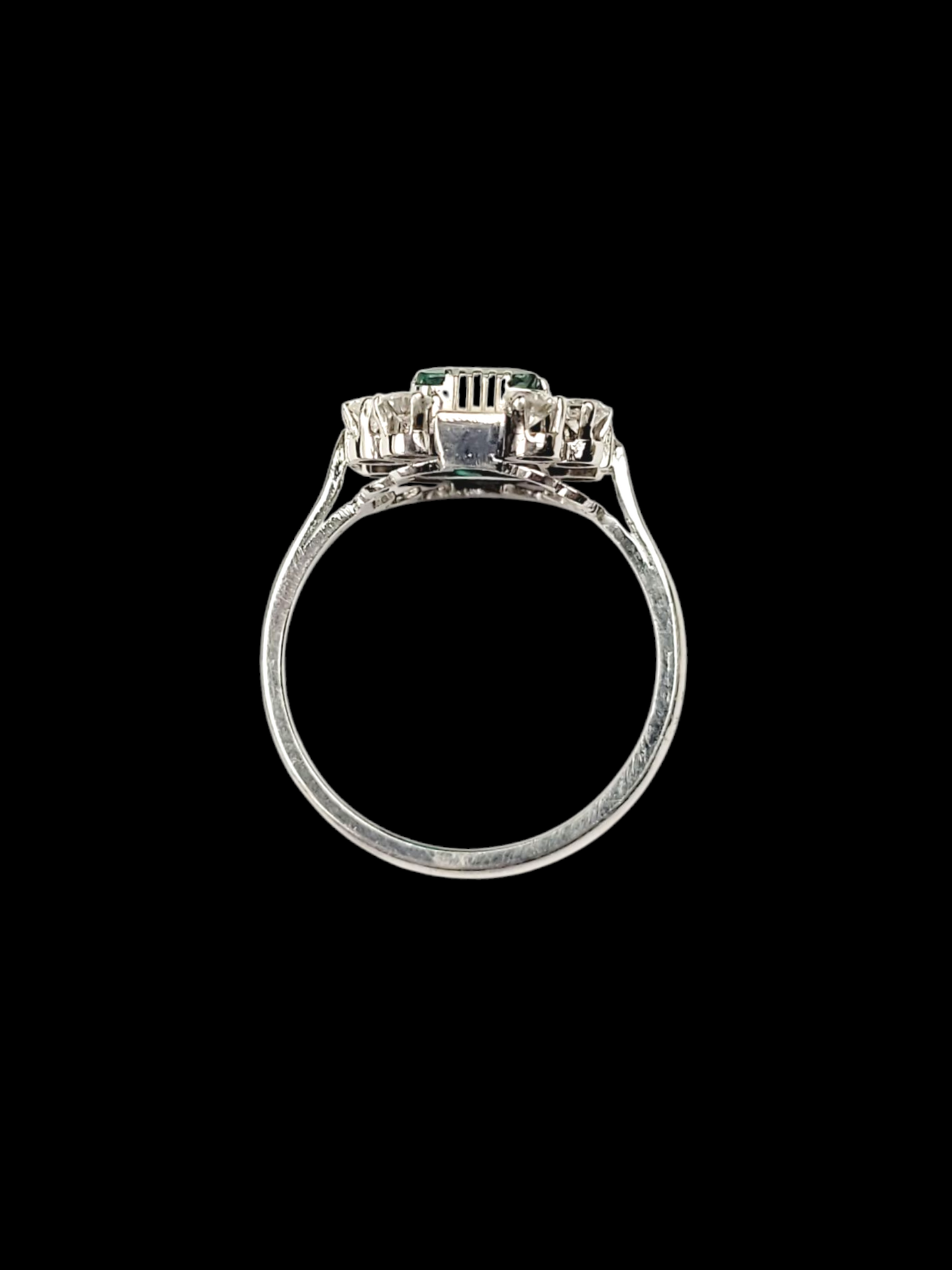 Emerald and diamond geometric engagement ring
SKU: 8055