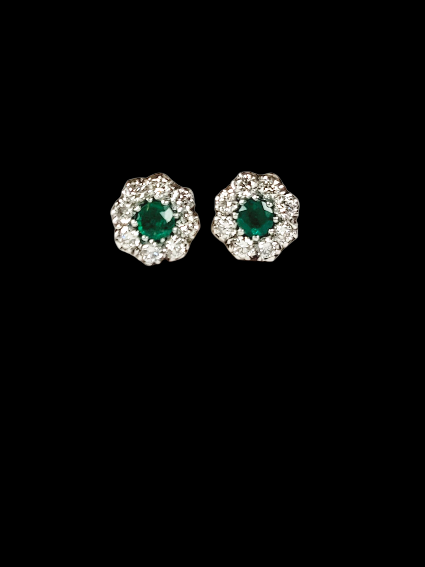 Petite emerald and diamond cluster earrings
SKU: 8486