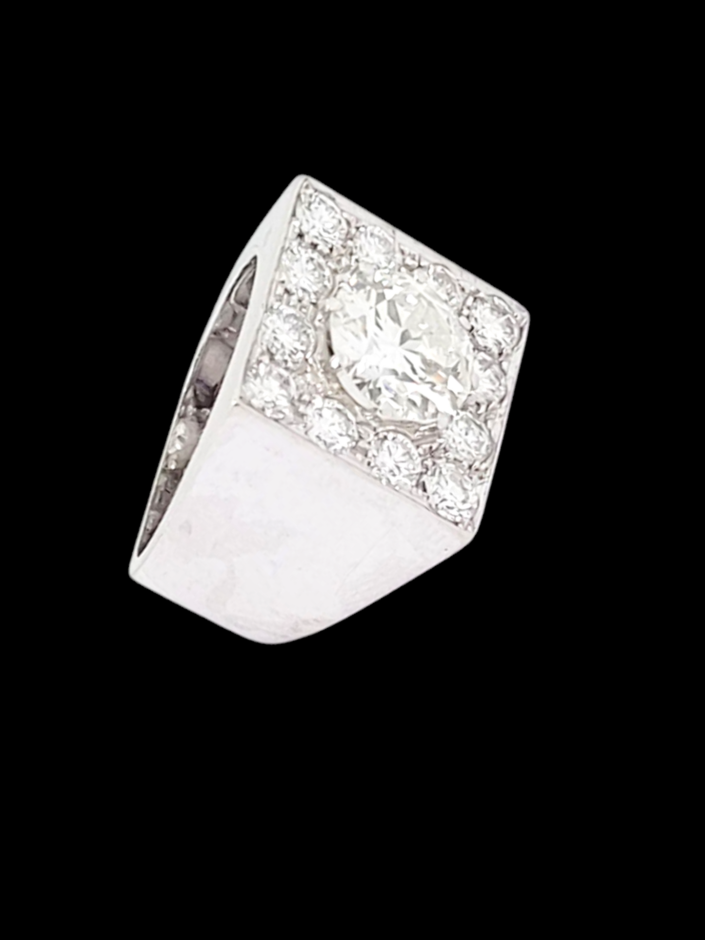 Impressive Art Deco diamond ring
SKU: 7960