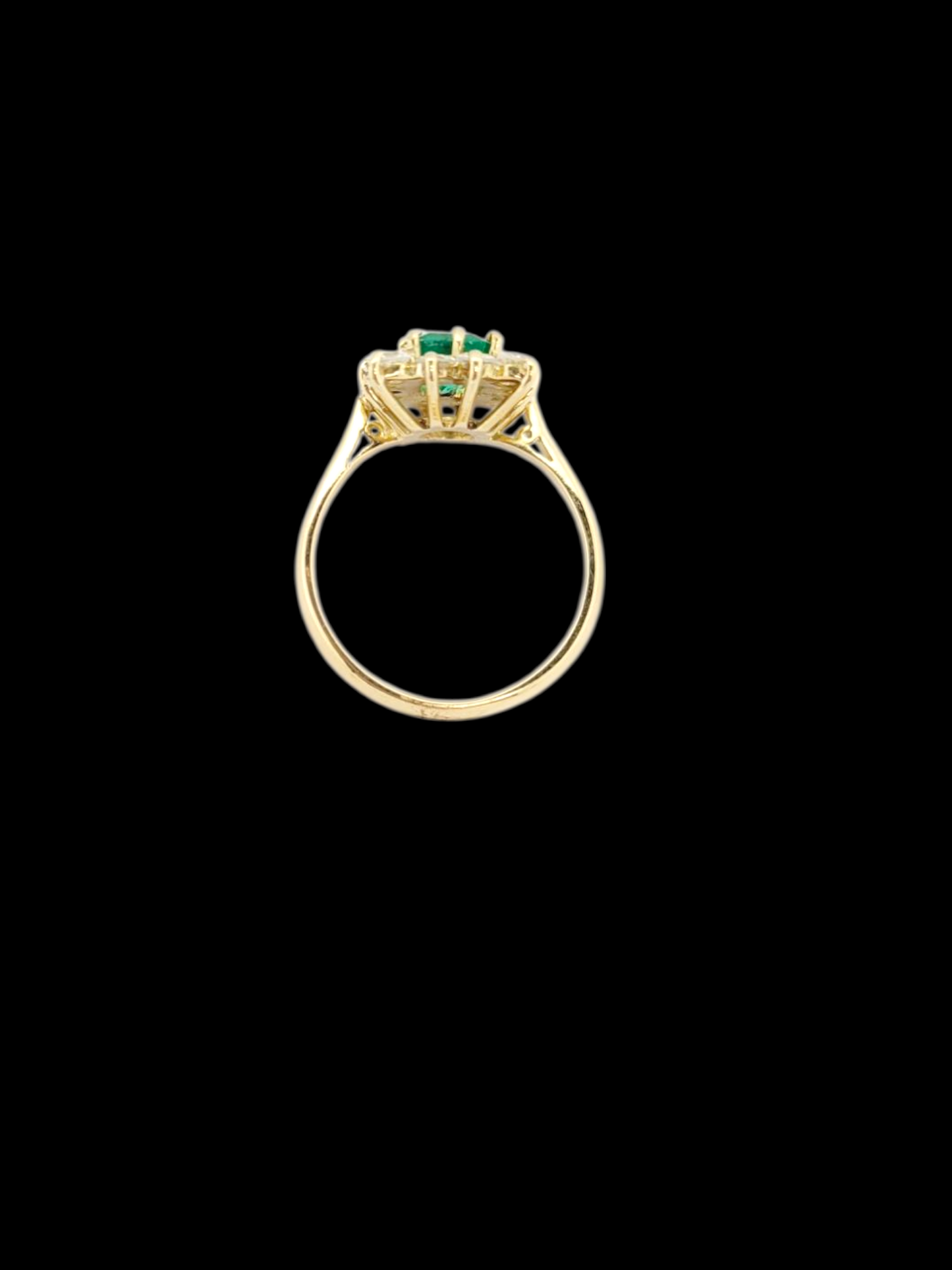 Emerald and diamond cluster engagement ring
SKU: 8139