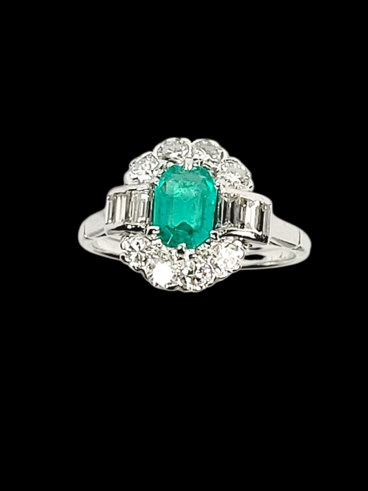 Emerald and baguette diamond engagement ring
SKU: 8437