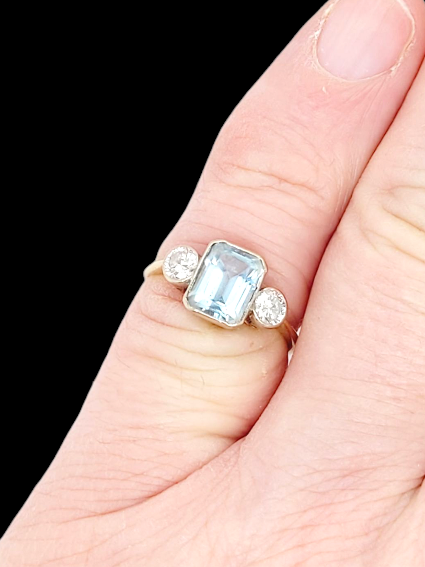 Aquamarine and diamond dress ring
SKU: 8041