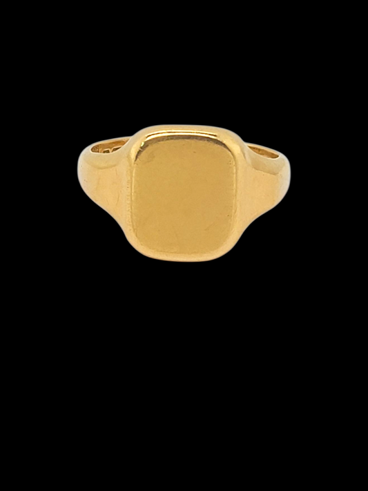 18ct gold cushion shaped signet ring
SKU: 8155