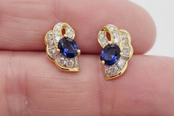 Sapphire and diamond stud earrings sku 8696