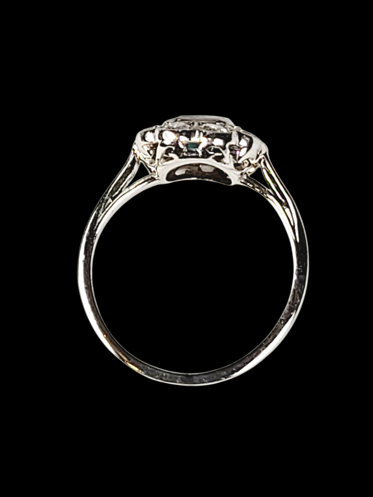 Art deco emerald and diamond cluster engagement ring
SKU: 8438