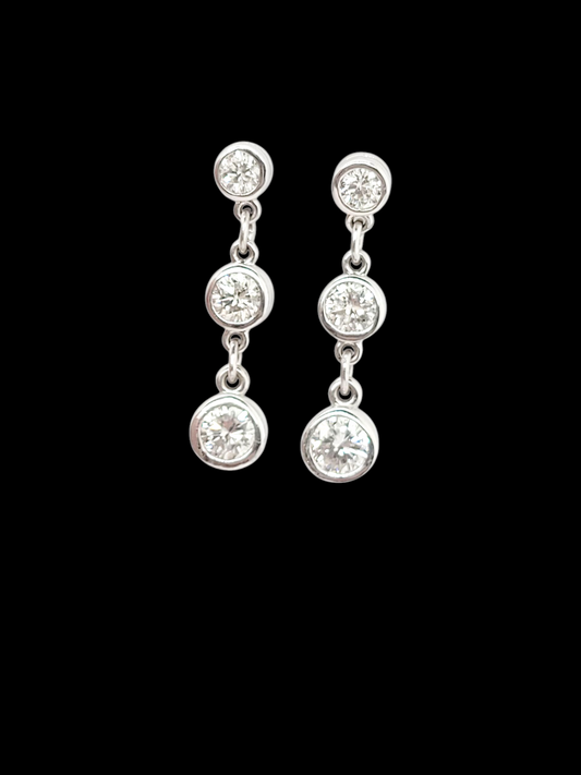Diamond drop earrings
SKU: 8089