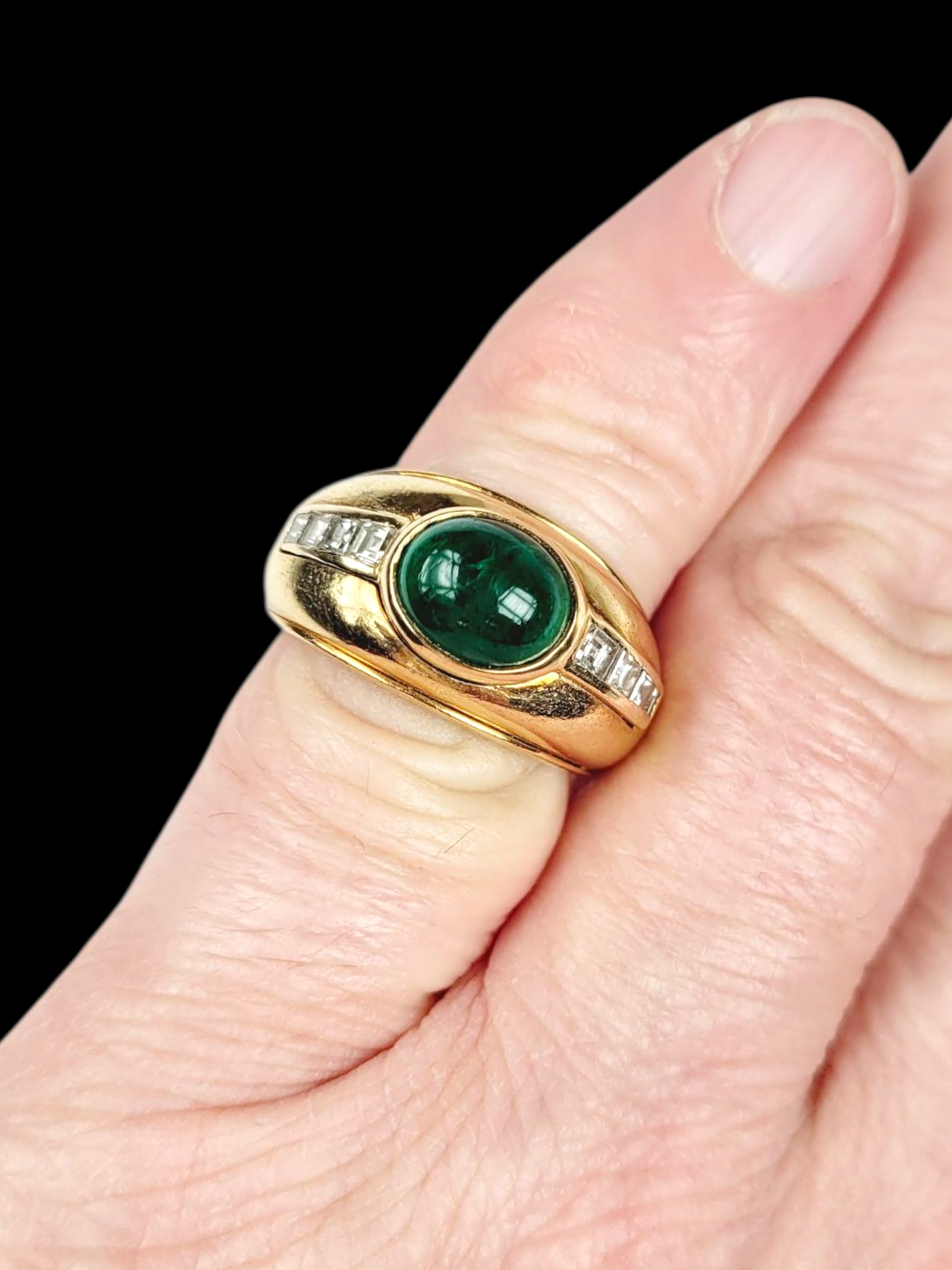 Cabochon emerald and diamond dress ring
SKU: 8348
