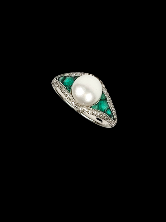 Natural pearl, emerald and diamond ring
SKU: 8341