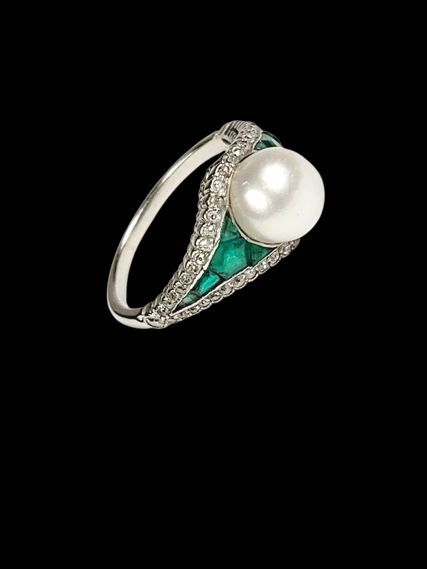 Natural pearl, emerald and diamond ring
SKU: 8341