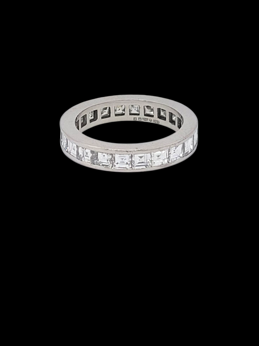 Chic square cut diamond full hoop diamond ring
SKU: 8367