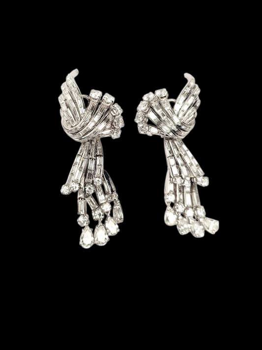 Fine pair of art deco diamond drop earrings
SKU: 8383