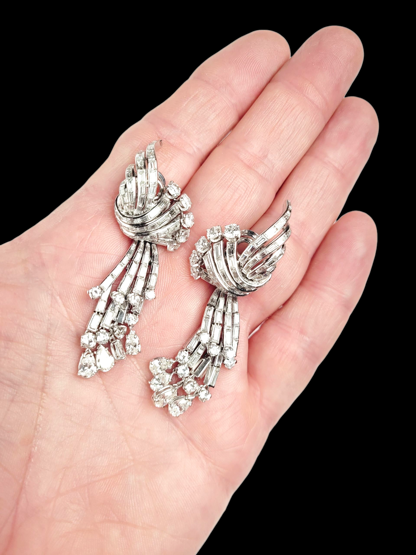 Fine pair of art deco diamond drop earrings
SKU: 8383