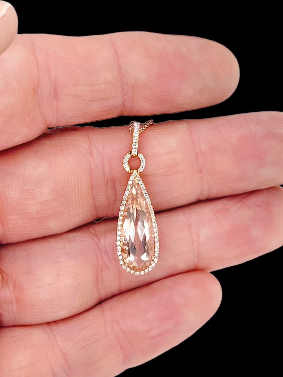 Modern imperial topaz and diamond pendant

SKU: 6553