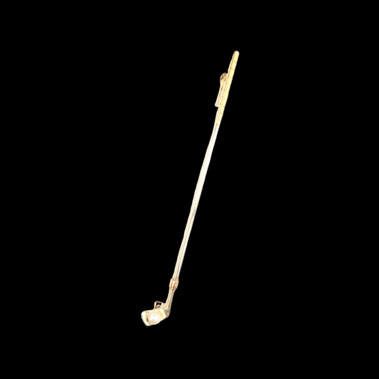 Golf club brooch