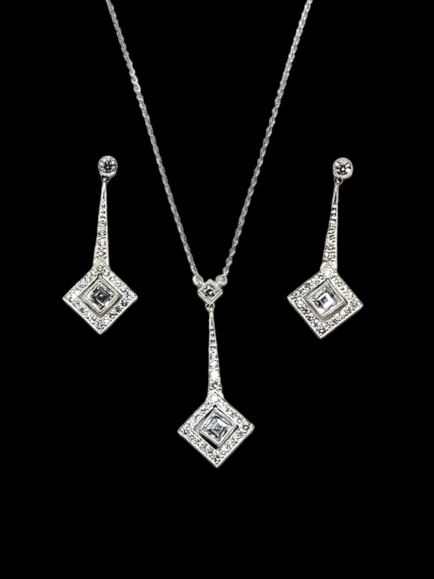 Square diamond and diamond earrings and pendant suite