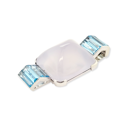 Stylish 1940's aquamarine and chalcedony sugarloaf clip brooch