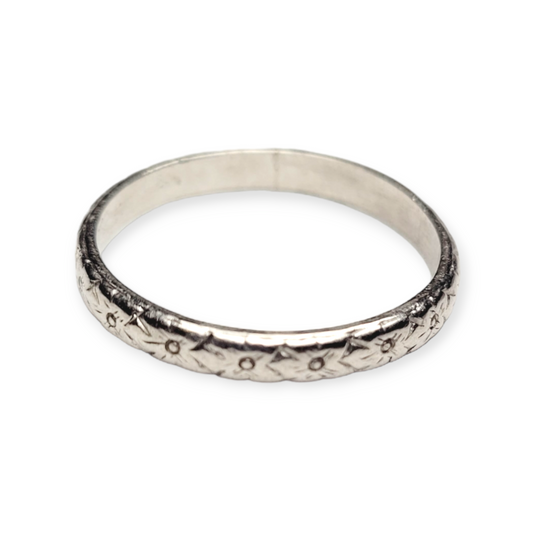 Art deco engraved platinum wedding ring

SKU: 6376