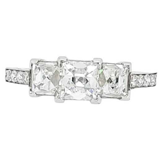 Trilogy French cut diamond engagement ring

SKU: 6668