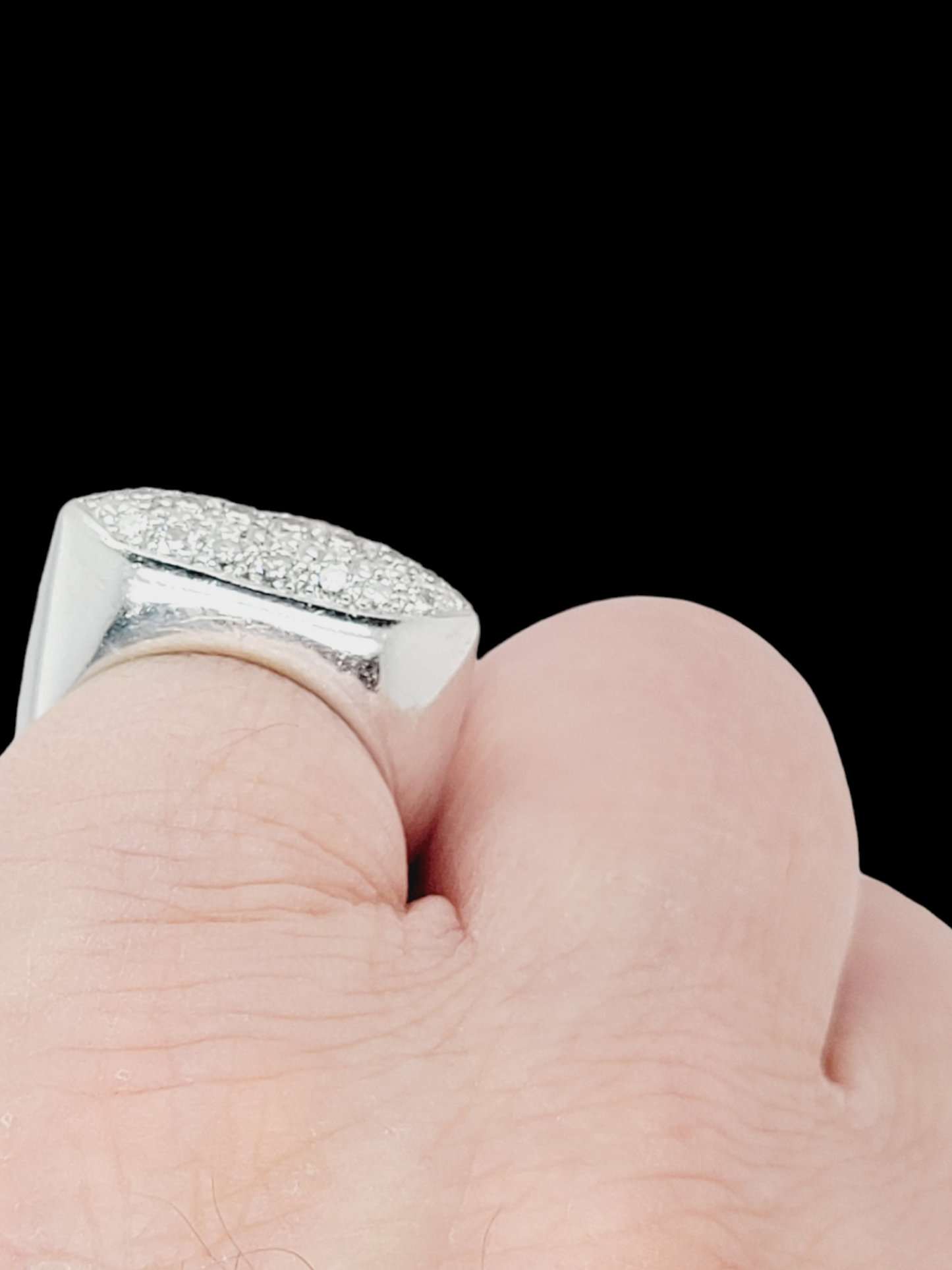 Stylish French pave diamond ring

SKU: 6842