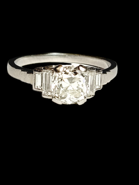 Art deco cushion cut diamond engagement ring

SKU: 6844