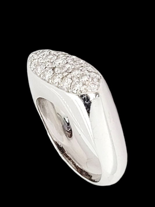 Stylish French pave diamond ring

SKU: 6842