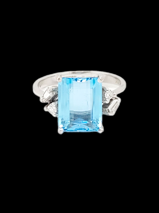 Aquamarine and diamond dress ring
SKU: 7071