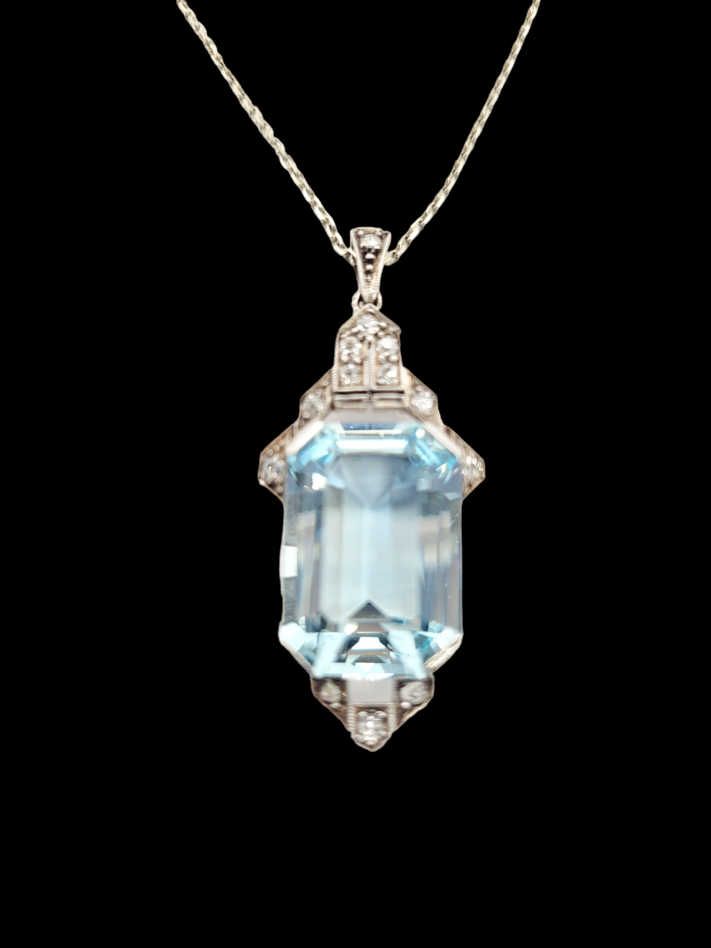 Art deco aquamarine and diamond pendant
SKU: 7141
