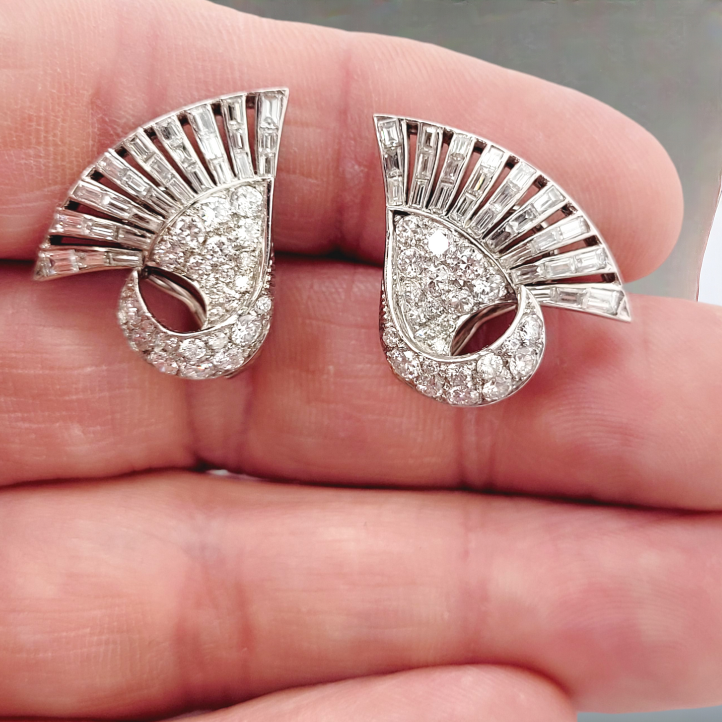 Cool art deco diamond and baguette diamond Lotus flower earrings
SKU: 7308
