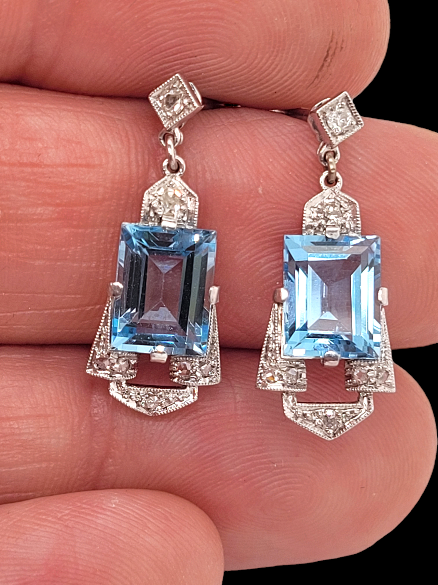 Art deco aquamarine and diamond drop earrings
SKU: 7319