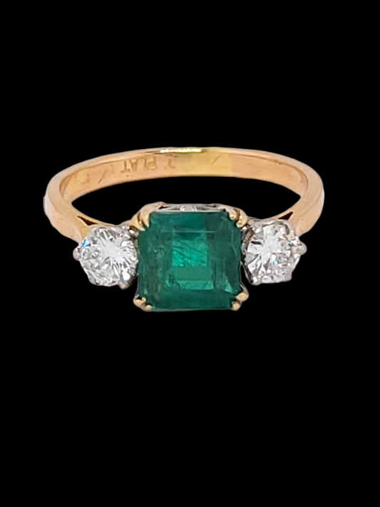 Emerald and diamond ring
SKU: 7339