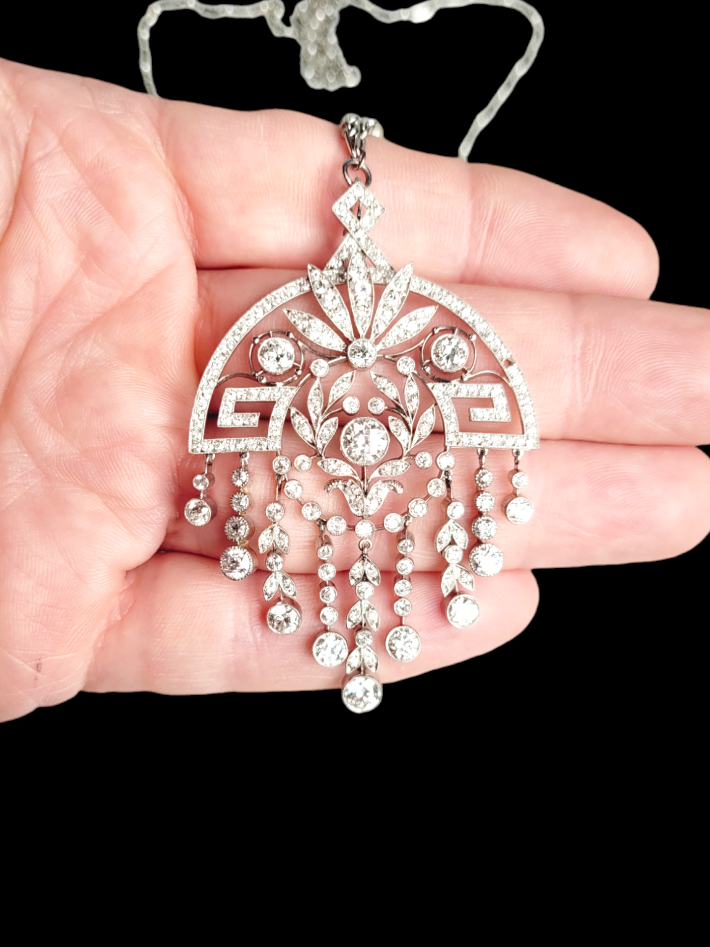 Fine art deco diamond fringe pendant and long pearl chain
SKU: 7511