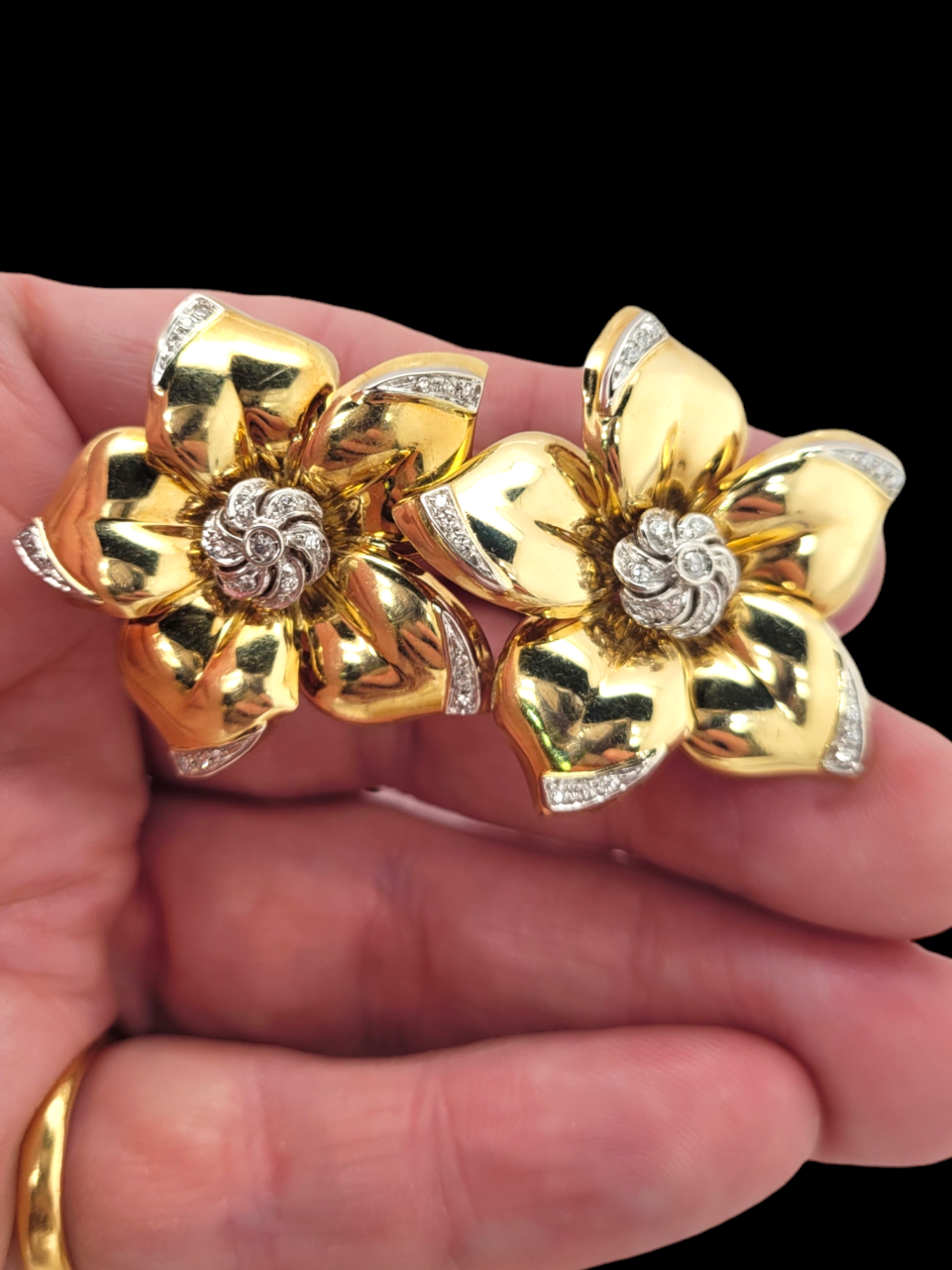 1970's 18ct gold and diamond flower earrings
SKU: 7753