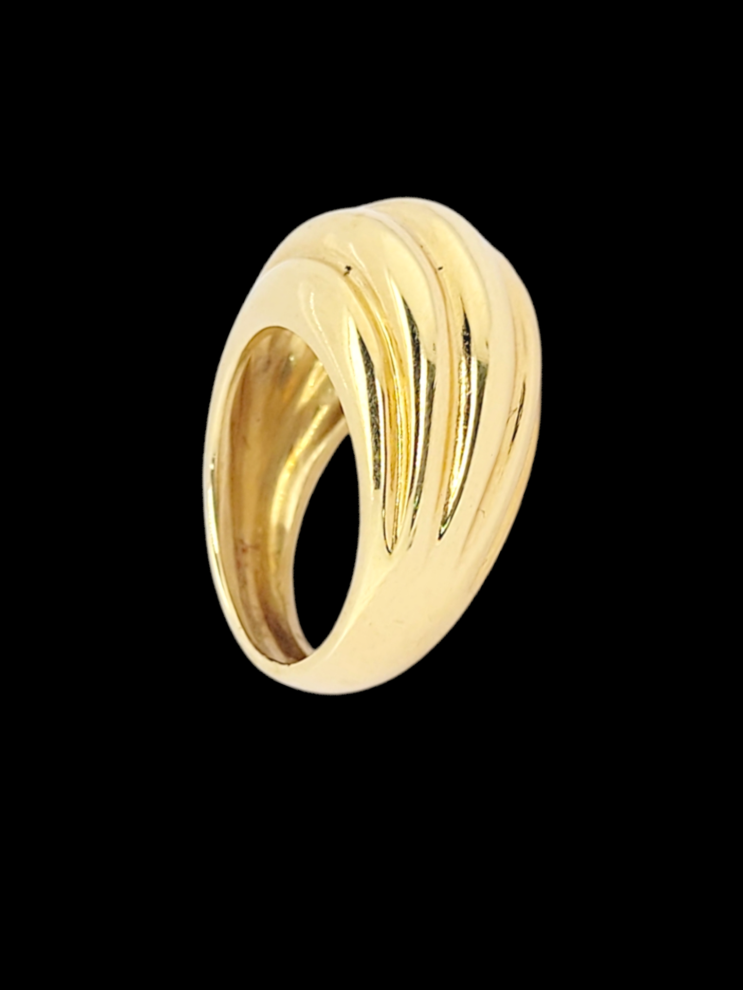 Vintage 18ct yellow gold landscape ribbed day ring
SKU: 7906