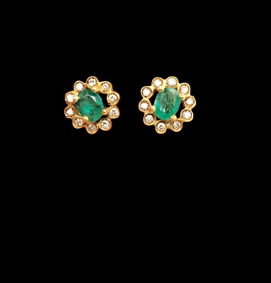 Emerald and diamond cluster earrings
SKU: 8304